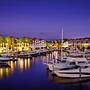 Naples Bay Resort & Marina