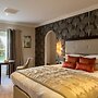 Oakley Hall Hotel