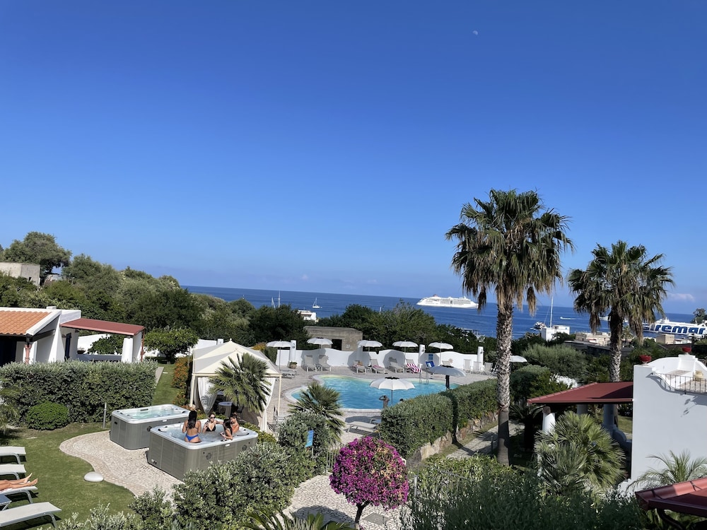 Hotel Bougainville