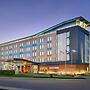 Aloft by Marriott Montreal Airport