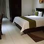Emerald Hotel