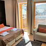 Levi Suites Levi Gold