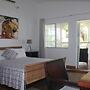 Waterfront Lodge