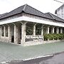 RedDoorz Plus near Adisucipto Airport 2