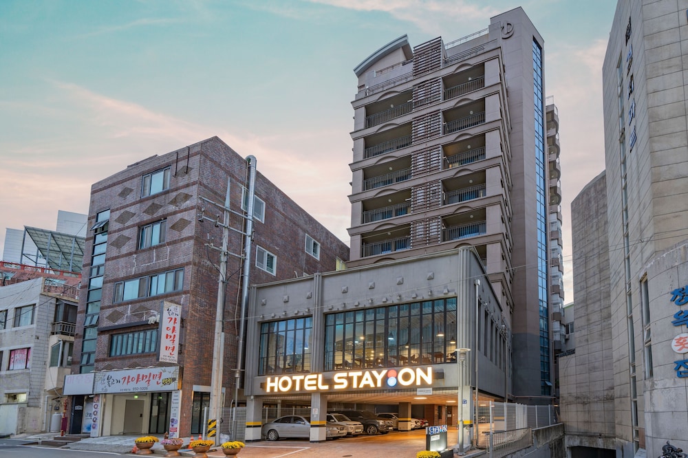 Hotel STAY:ON