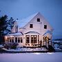 Carleton Inn and Cottages