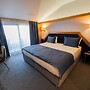 Roof 264 Hotel and Suites
