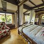 Dawson Falls Mountain Lodge