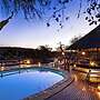 Nyati Safari Lodge