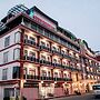 Green Rose Hotel