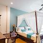 P Paradise Hotel