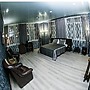 City Hotel