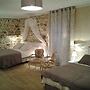 Le Manoir Aux Douves