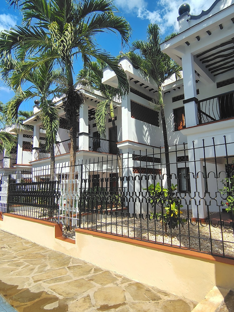 Mangro Hotel Diani Beach