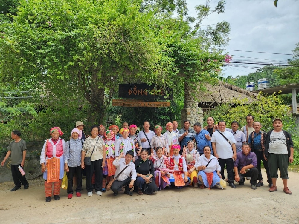 Dong Que Homestay-Tours-Motorbike, Car rental, Hiking