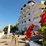 Paradise Lukova Hotel