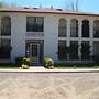 Tavares Inn