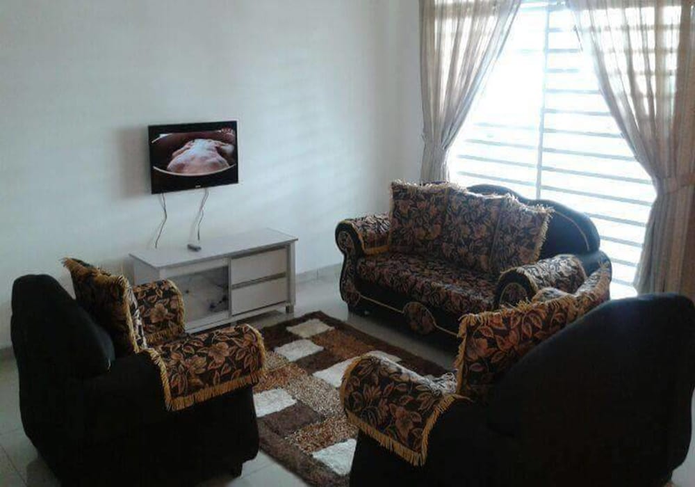 Elessandra 3 Storey 5 Rooms