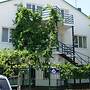 Na Krasnozelenykh 38 Guest House