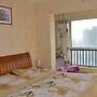 Lan Zhou Long Shang Rain Fall