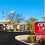 1 Life Studio and Suites