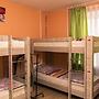 Like Hostel