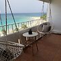 Gorgeous Beach Front Studio