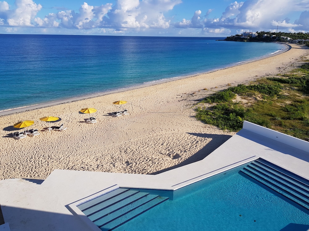 Turtles Nest Beach Resort 