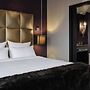 Roomers Frankfurt Central, Autograph Collection