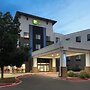 Holiday Inn Express & Suites Albuquerque Historic Old Town by IHG
