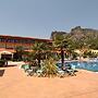 Famissi Eden Hotel