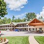 Howard Johnson by Wyndham Traverse City