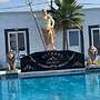 Paradice Hotel Luxury Suites