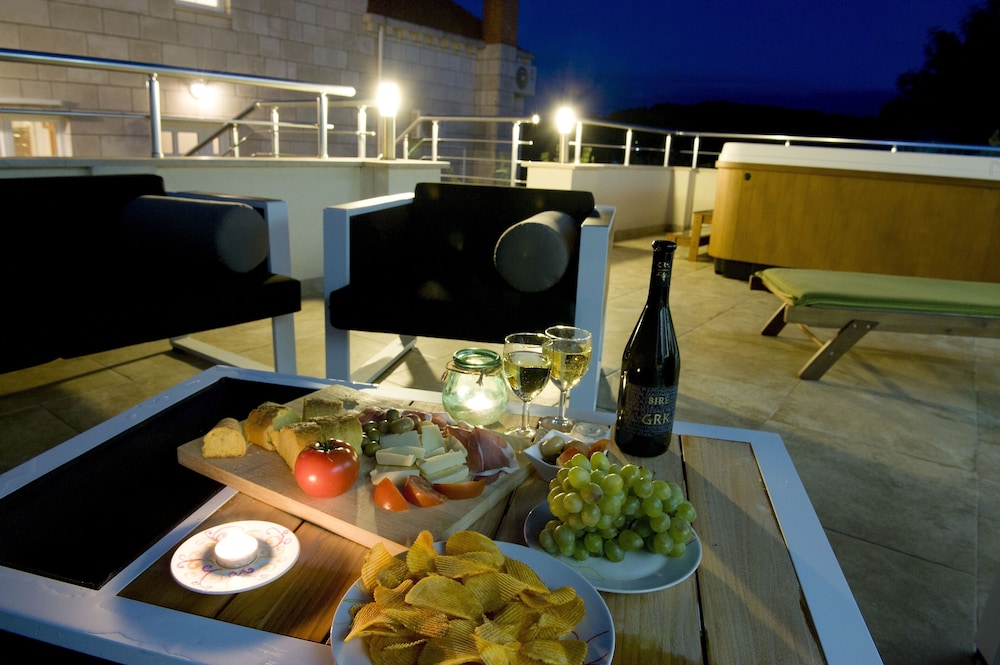 Captain's Villa Sokol