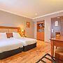 121 Paris Hotel
