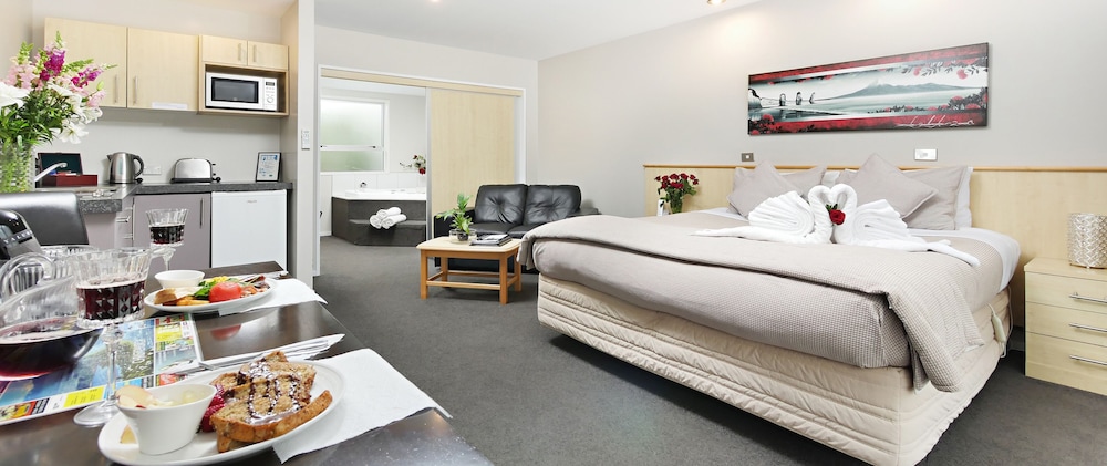 Arthur's Court Motor Lodge