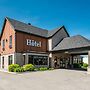 Econo Lodge Inn & Suites