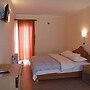 Viv Hotel