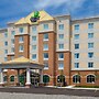 Holiday Inn Express Hotel & Suites CLARINGTON - BOWMANVILLE by IHG