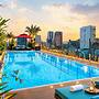 Happy Life Grand Hotel & Sky Bar