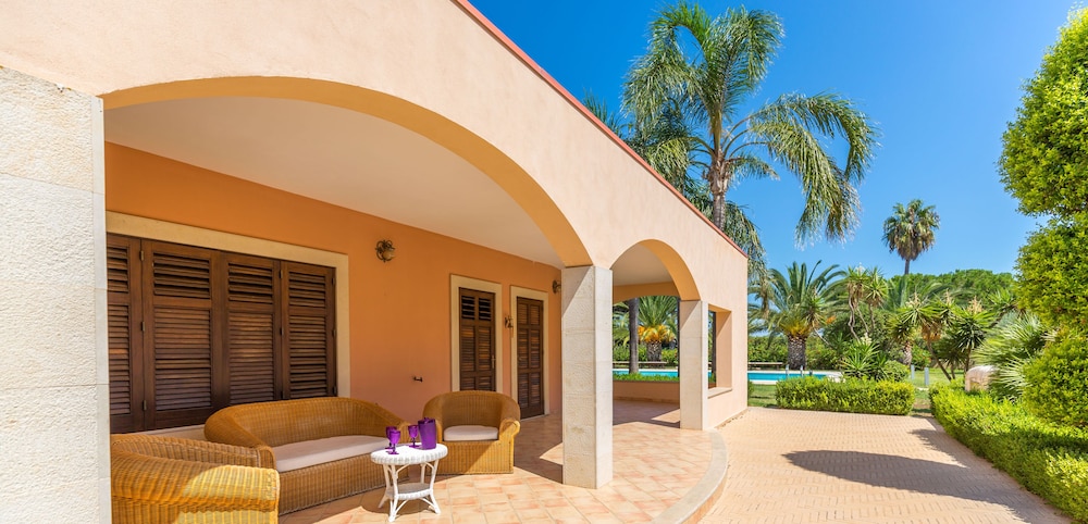 Villa Arenella con Piscina by Wonderful Italy