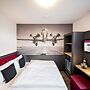 SMARTY Airport Cologne Hotel