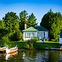 Elmhirst's Resort - On a lake