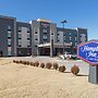 Hampton Inn Mustang