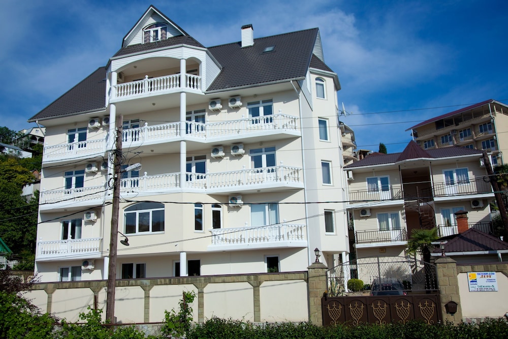 Lera Guest House