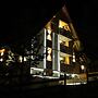 Villa Natural Wood