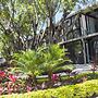 Los Laureles Hotel & Centro de Convenciones