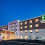 Holiday Inn Express & Suites Medford by IHG