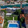 Puteus Palace Brac