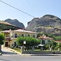 Gogos Hotel